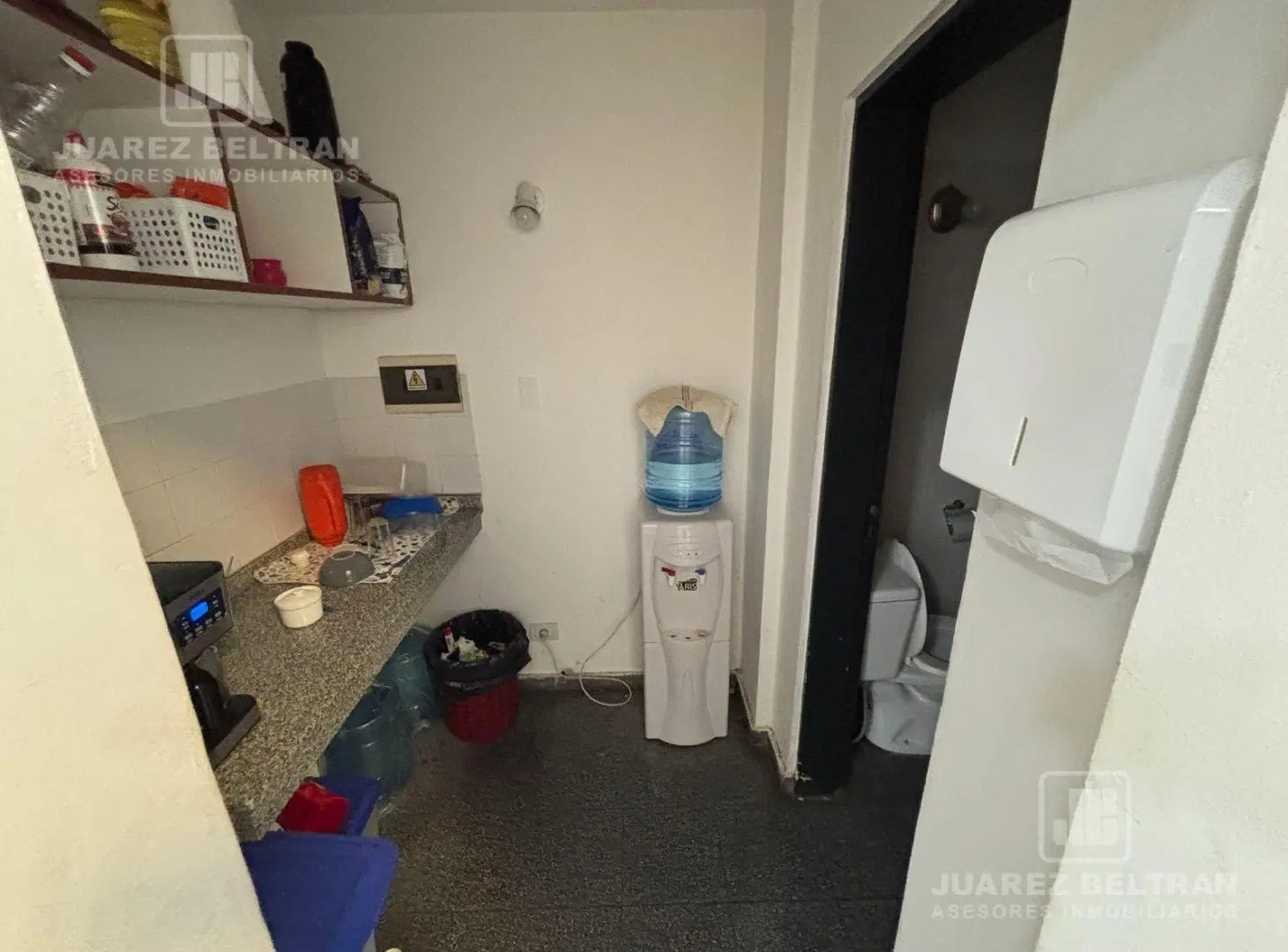 Oficina en venta y alquiler - Primer Piso - Villa Allende Ce 4