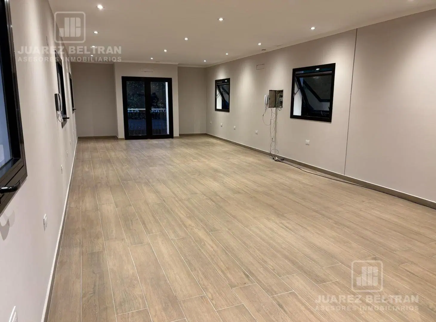 ALQUILER OFICINAS EXCLUSIVAS EN V. RIVERA INDARTE 4