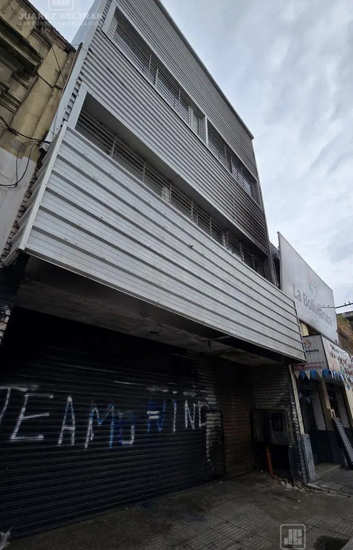 Edificio de 4 pisos - apto local con oficinas privadas 2