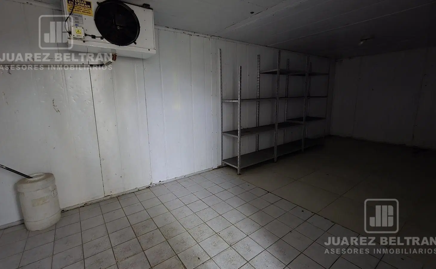 Edificio de 4 pisos - apto local con oficinas privadas 4