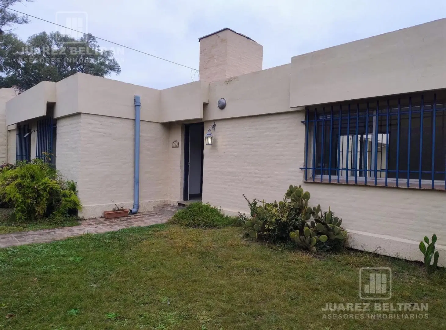 ALQUILER Casa dos dormitorios en Barrio Centro de Villa Allende 1