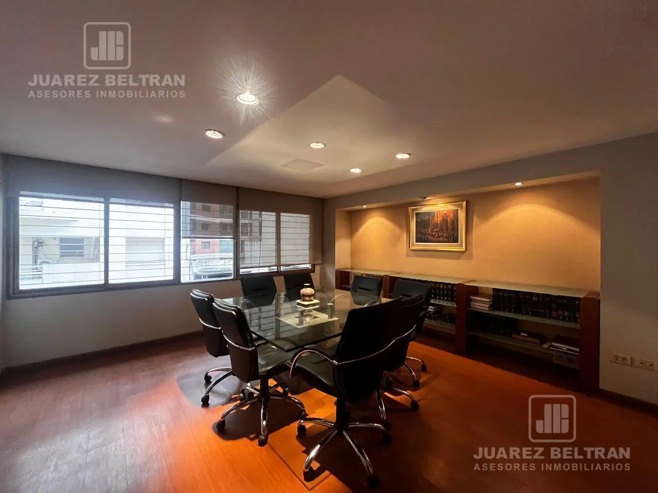 Juarez Beltran alquila excelente oficina frente a Patio Olmos 2