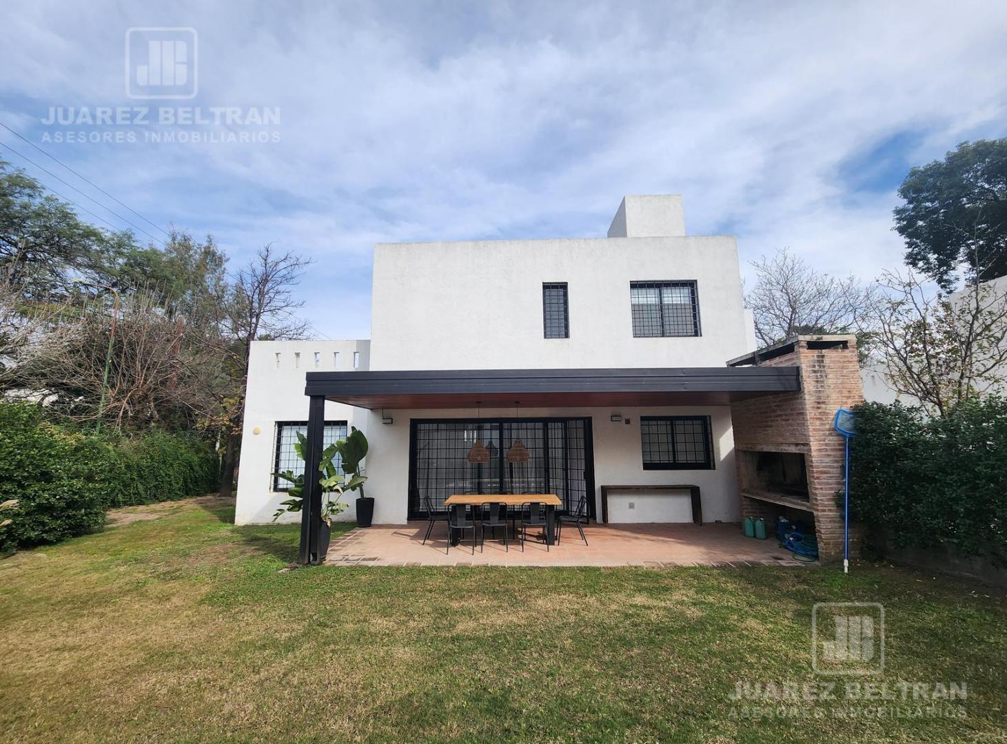 Casa de 3 dormitorios en Jardines del Golf - Villa Allende
