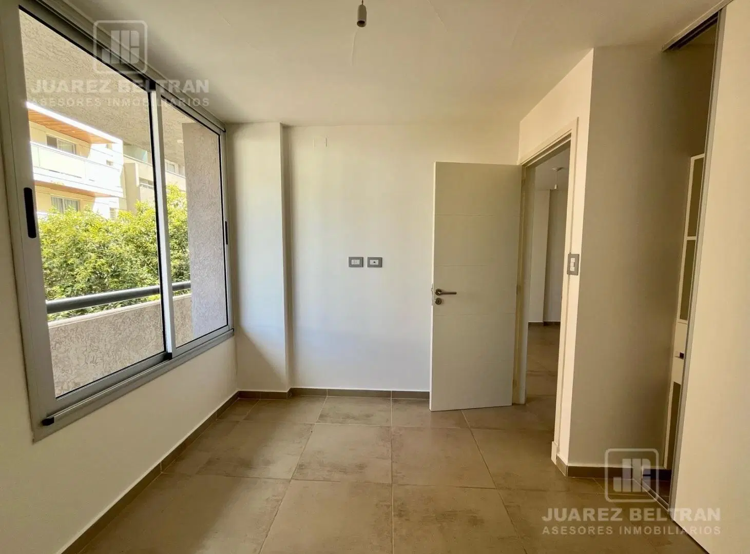 Departamento en Alquiler frente a parque Las Tejas, 1 dormitorio, Nueva Córdoba 1