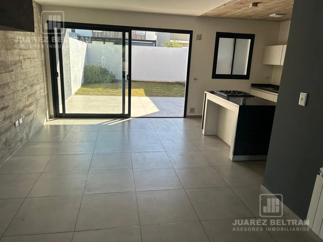 Casa en La Calandria venta ,3 dorm ,3 baños ,Frente a casa ...Diseño único 3