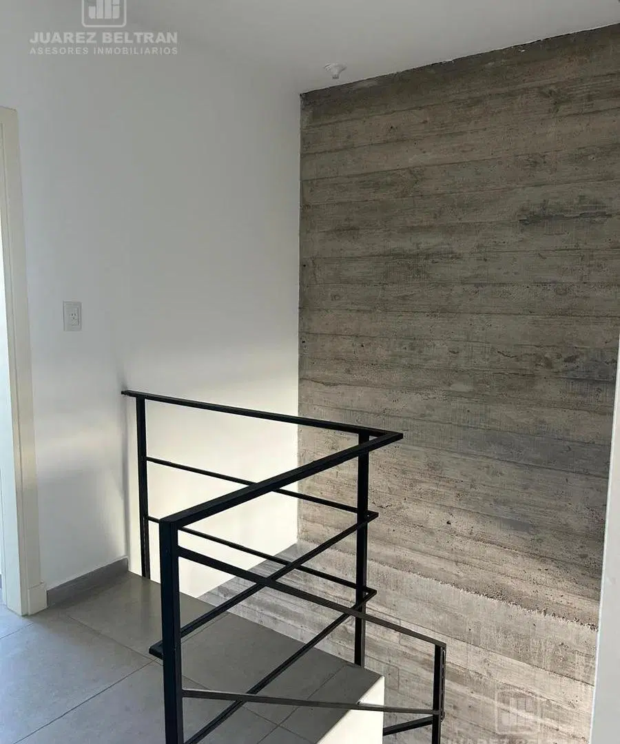 Casa en La Calandria venta ,3 dorm ,3 baños ,Frente a casa ...Diseño único 2