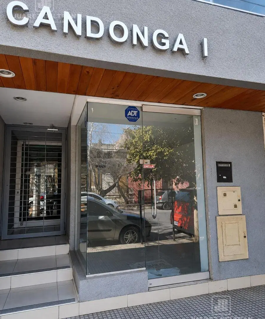 Alquiler local comercial en Cofico 1