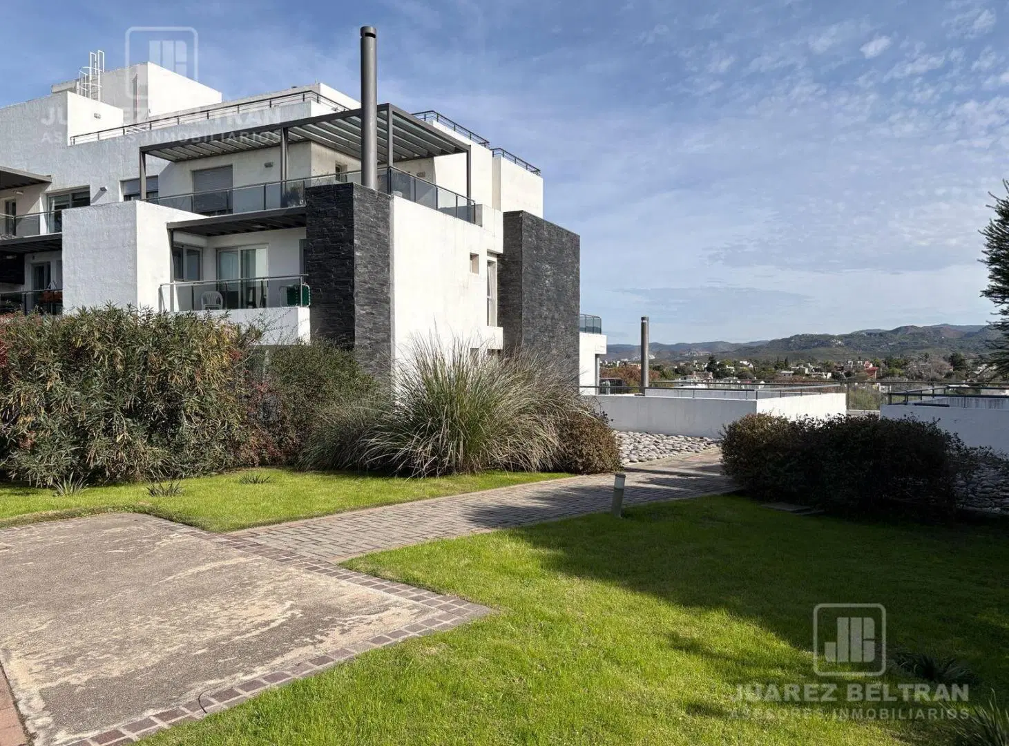 Venta departamento Casonas del Golf – 2 dormitorios-2 baños- 1 cochera 2