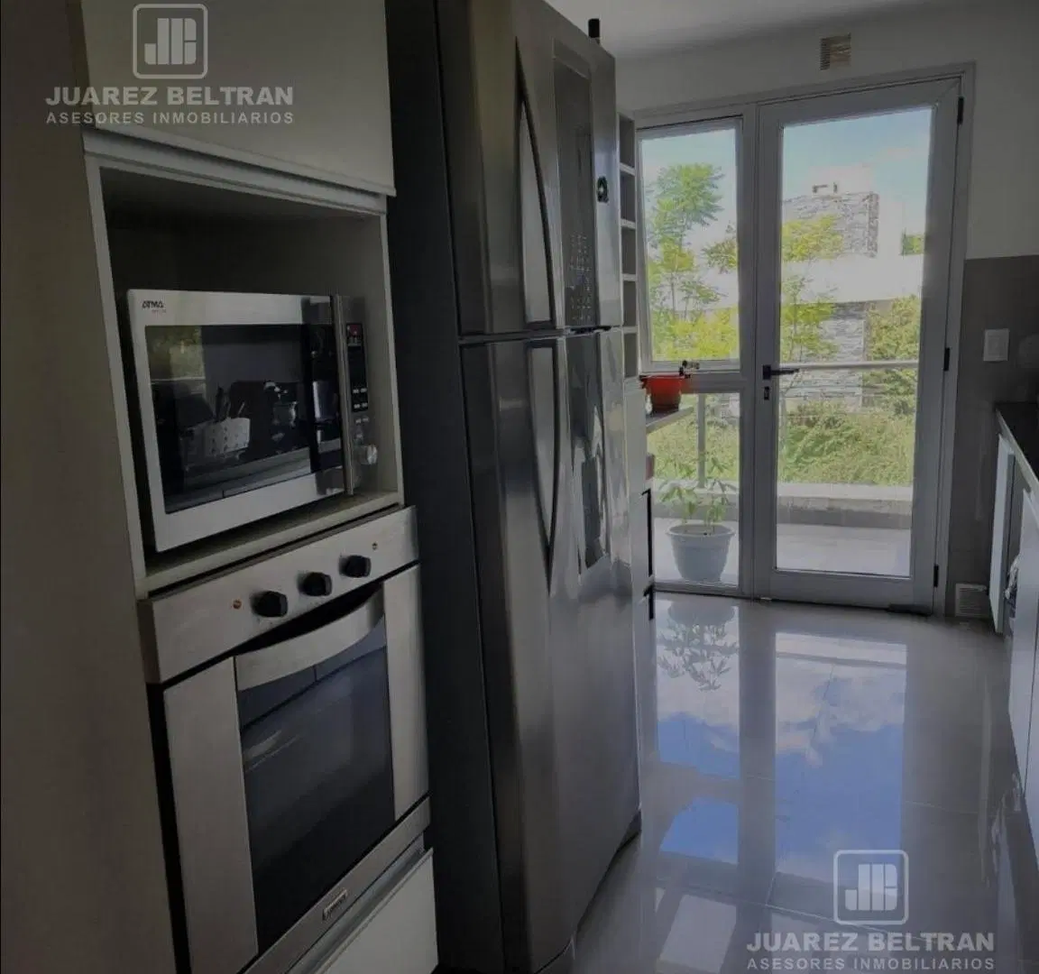 Venta departamento Casonas del Golf – 2 dormitorios en suite-1 toilette- 2 cocheras 1