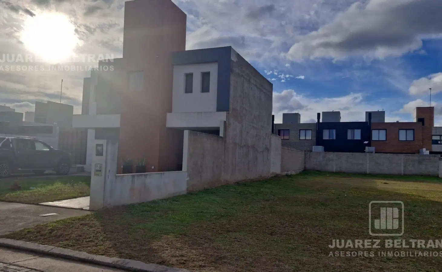 Terreno en La Calandria ,frente Sur fondo Norte 3