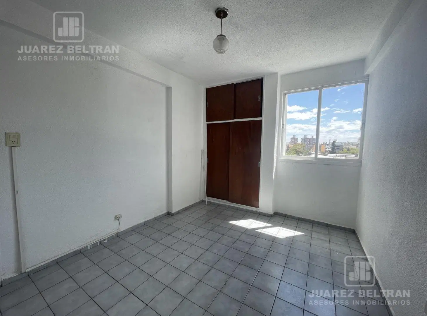 Departamento en  Alquiler - Alberdi - 2 Dorm 3