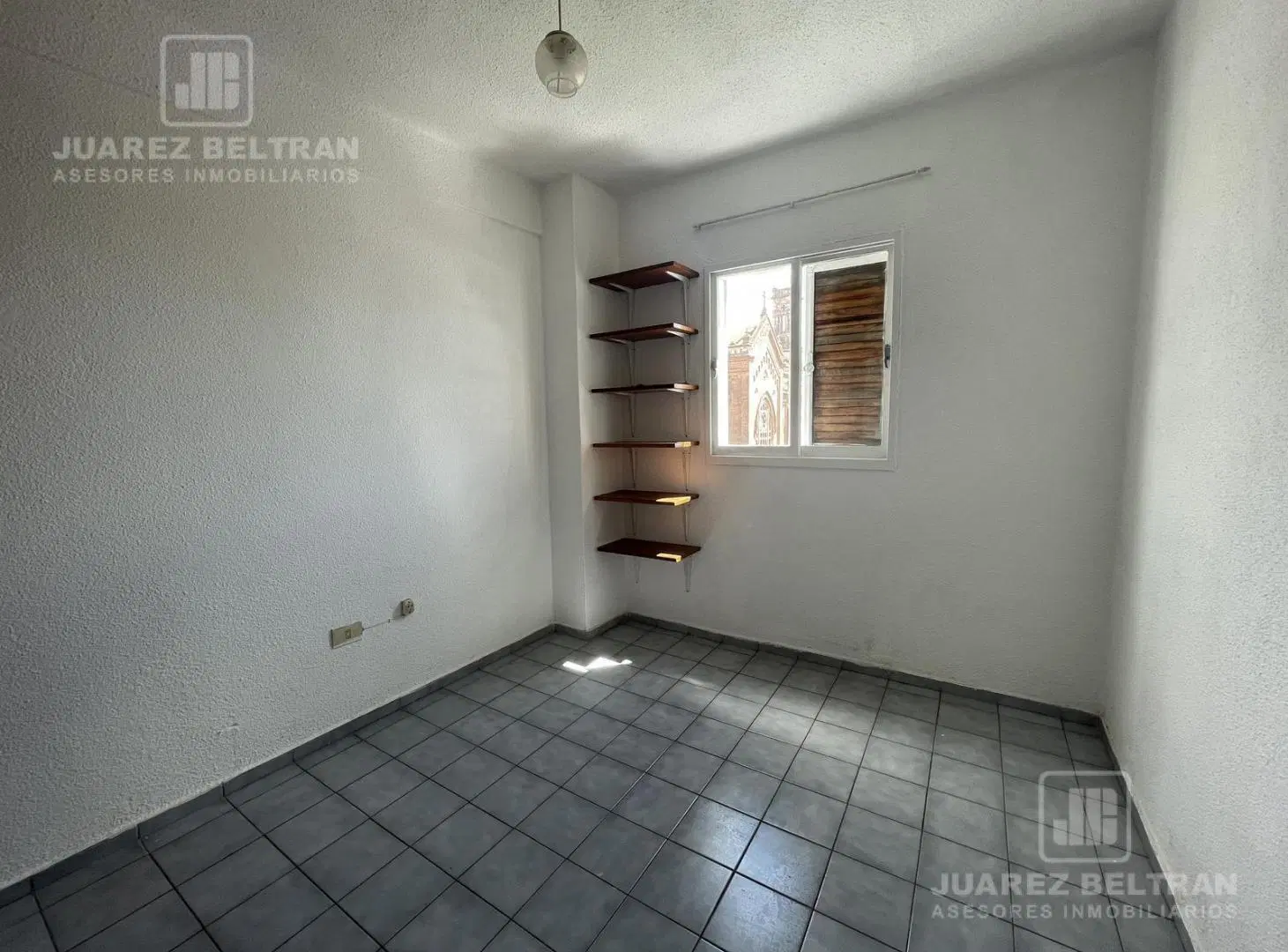 Departamento en  Alquiler - Alberdi - 2 Dorm 5