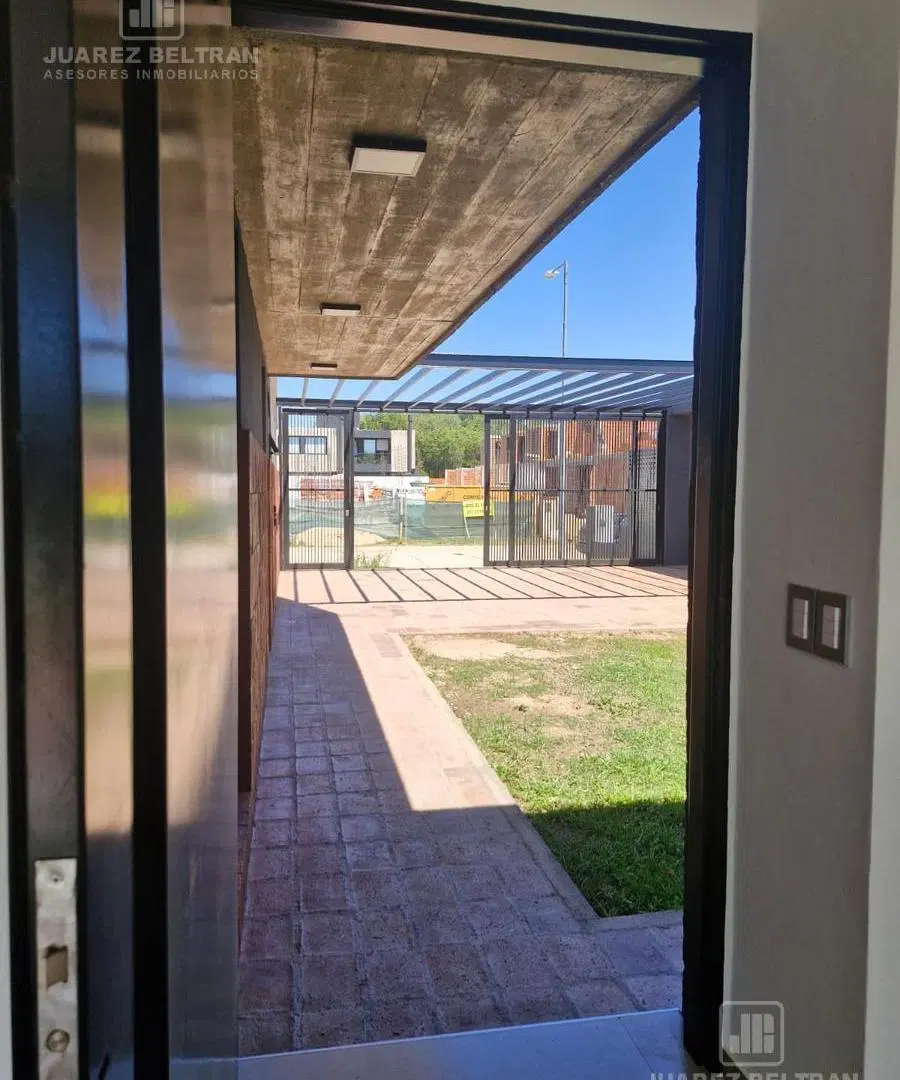 CASA A ESTRENAR - 3 DORMITORIOS - 2 PLANTAS - GALERIA CON ASADOR Y PILETA 4