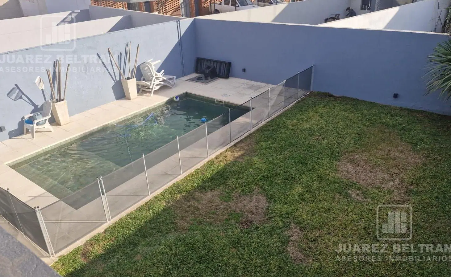 Casa en Venta ,3 dorm,3 baños, jardín con pileta climatizada. IMPECABLE!!!! 3