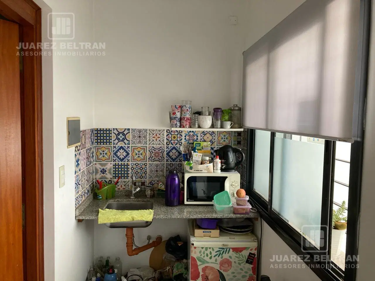 JUAREZ BELTRAN VILLA ALLENDE – ALQUILA OFICINAS FRENTE AL POLIDEPORTIVO 3