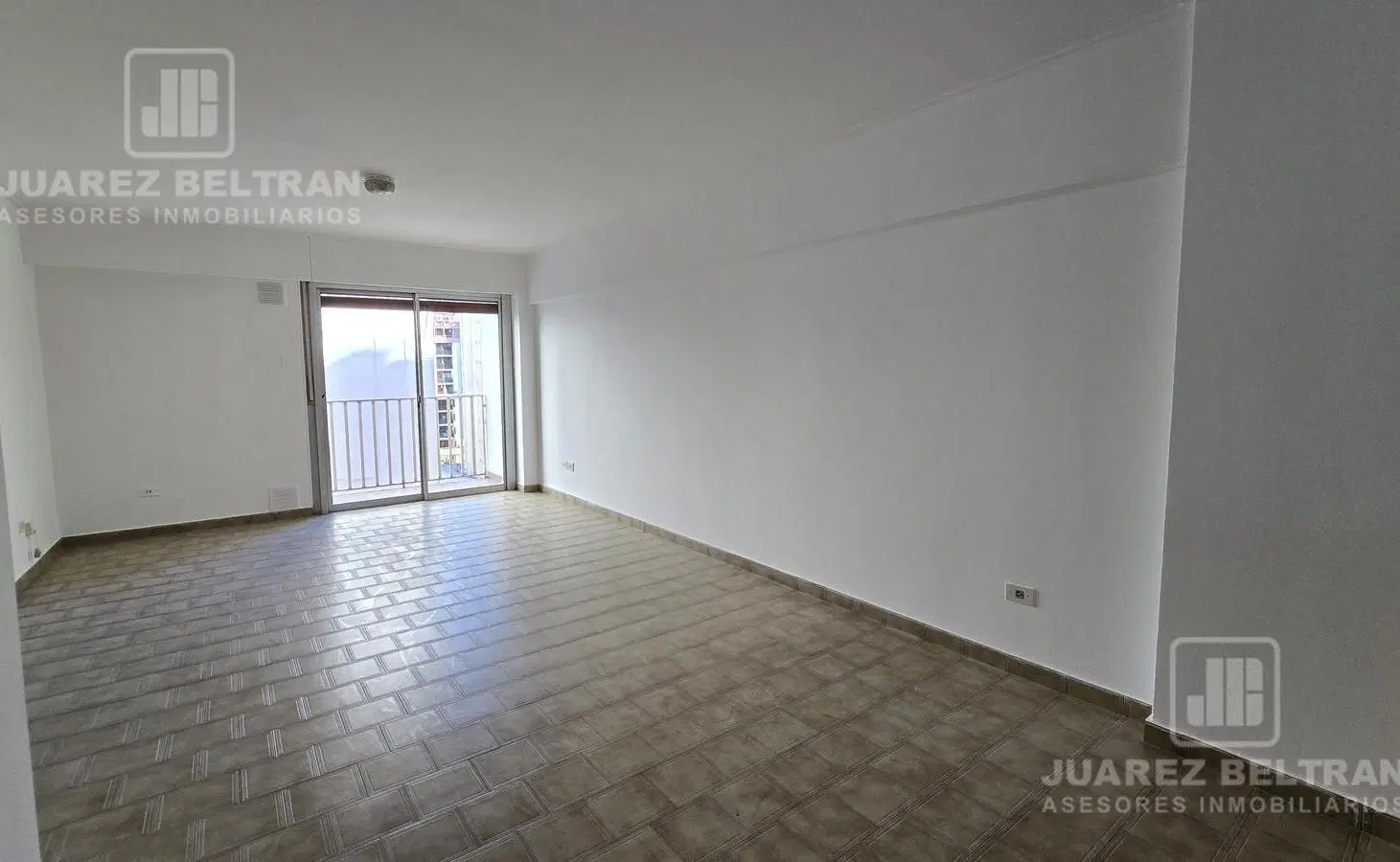 Monoambiente con balcon - Contrafrente 3