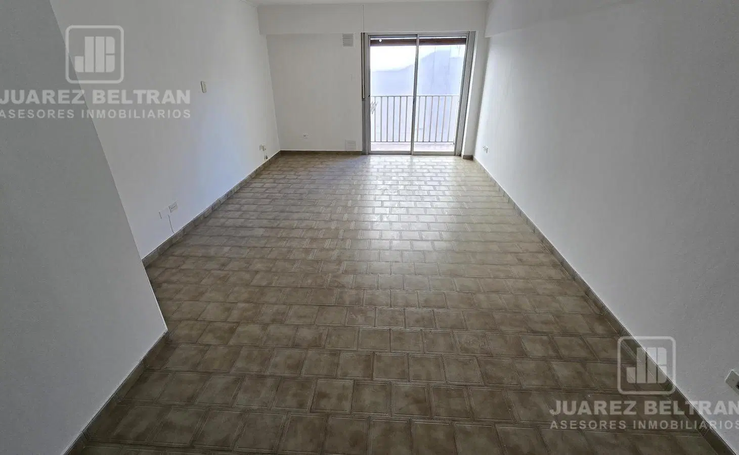 Monoambiente con balcon - Contrafrente 1
