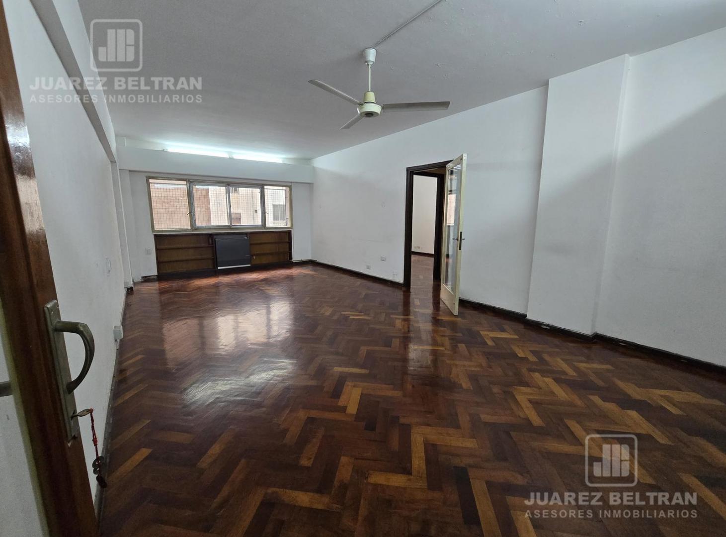 Foto de A reciclar. A mts. del Patio Olmos. 94m2 Cub., imagen 1