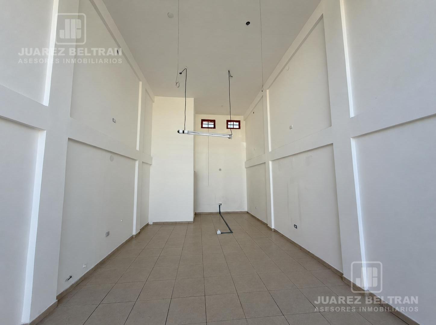 Foto de Local Comercia-sobre Menéndez Pidal, imagen 1