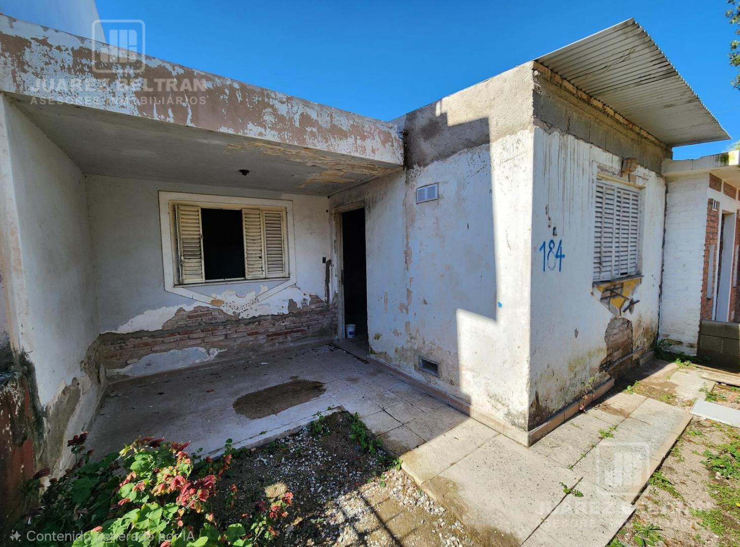 Foto de Venta - Casa de 4 dormitorios a reciclar en Villa Allende, imagen 1