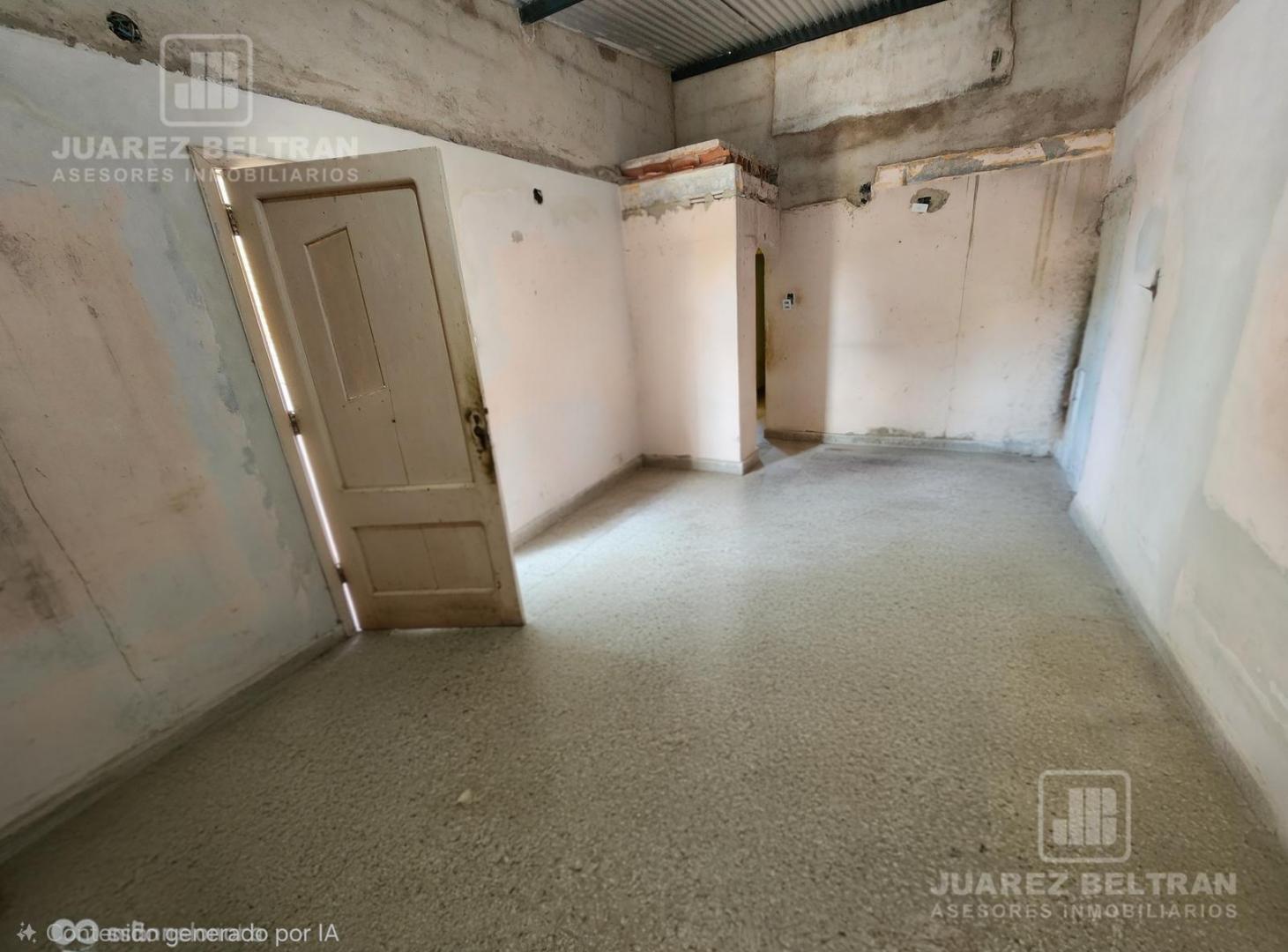 Foto de Venta - Casa de 4 dormitorios a reciclar en Villa Allende, imagen 5