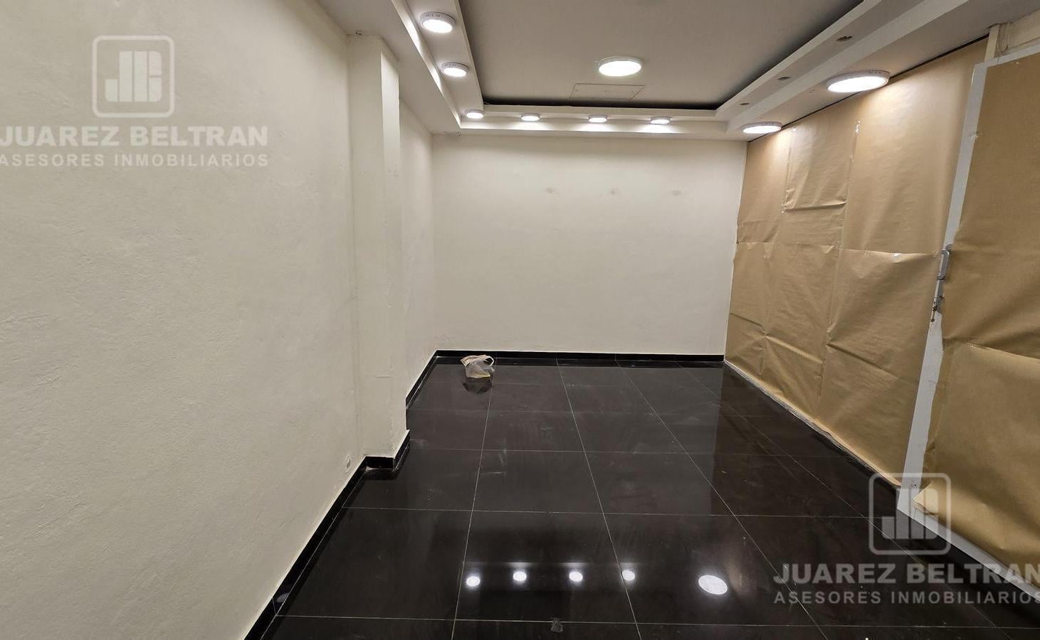 Foto de Local comercial de 47m2 totales - Galería Libertad por 9 de Julio, imagen 2