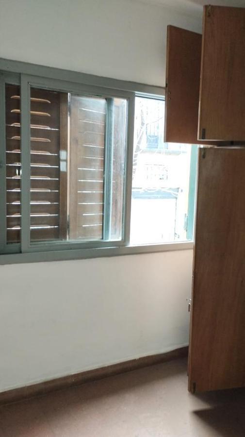 Departamento 4 Ambiente Al Frente con Balcon 2