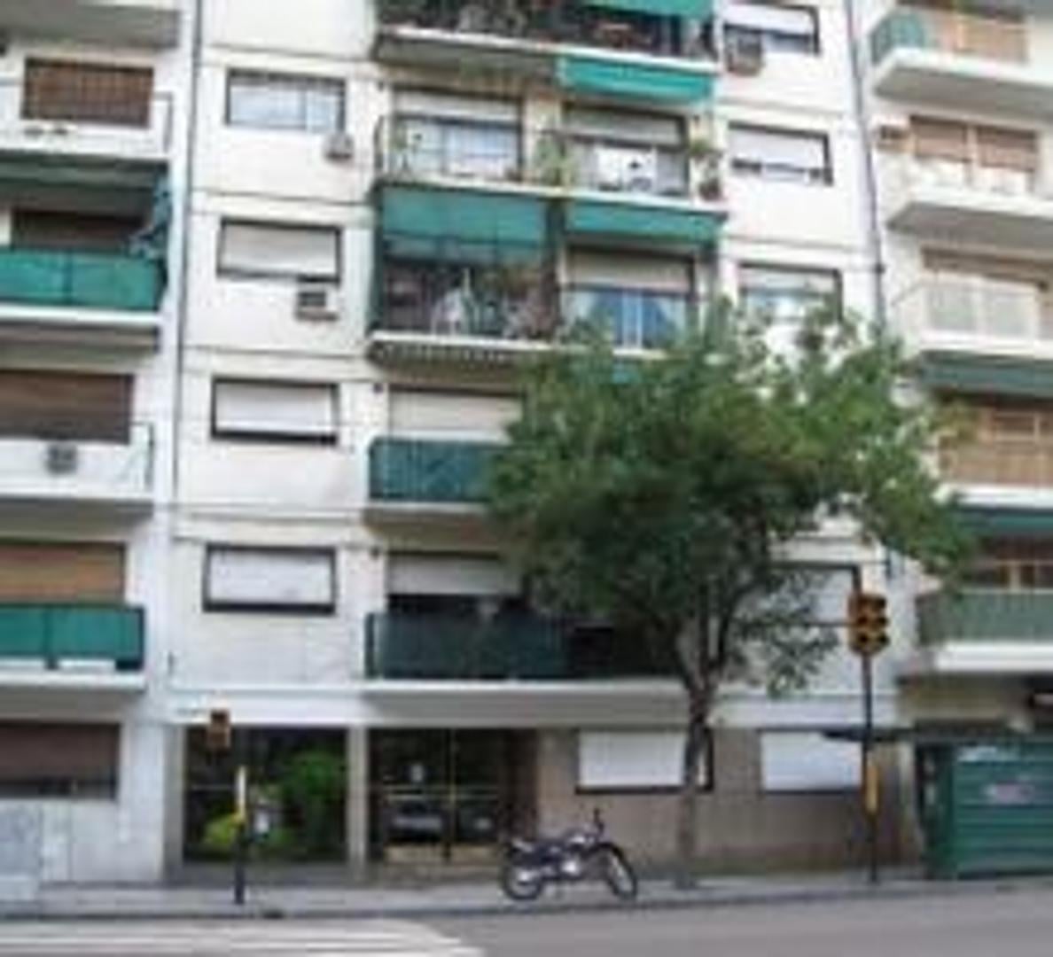 EXCELENTE UBICACIÓN, 1 AMB,  PB,  30M2 , Patio c/sin MUEBLES