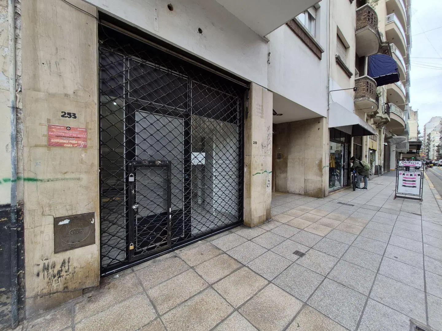 Venta/ local comercial / Montevideo al 200 / San Nicolas 1