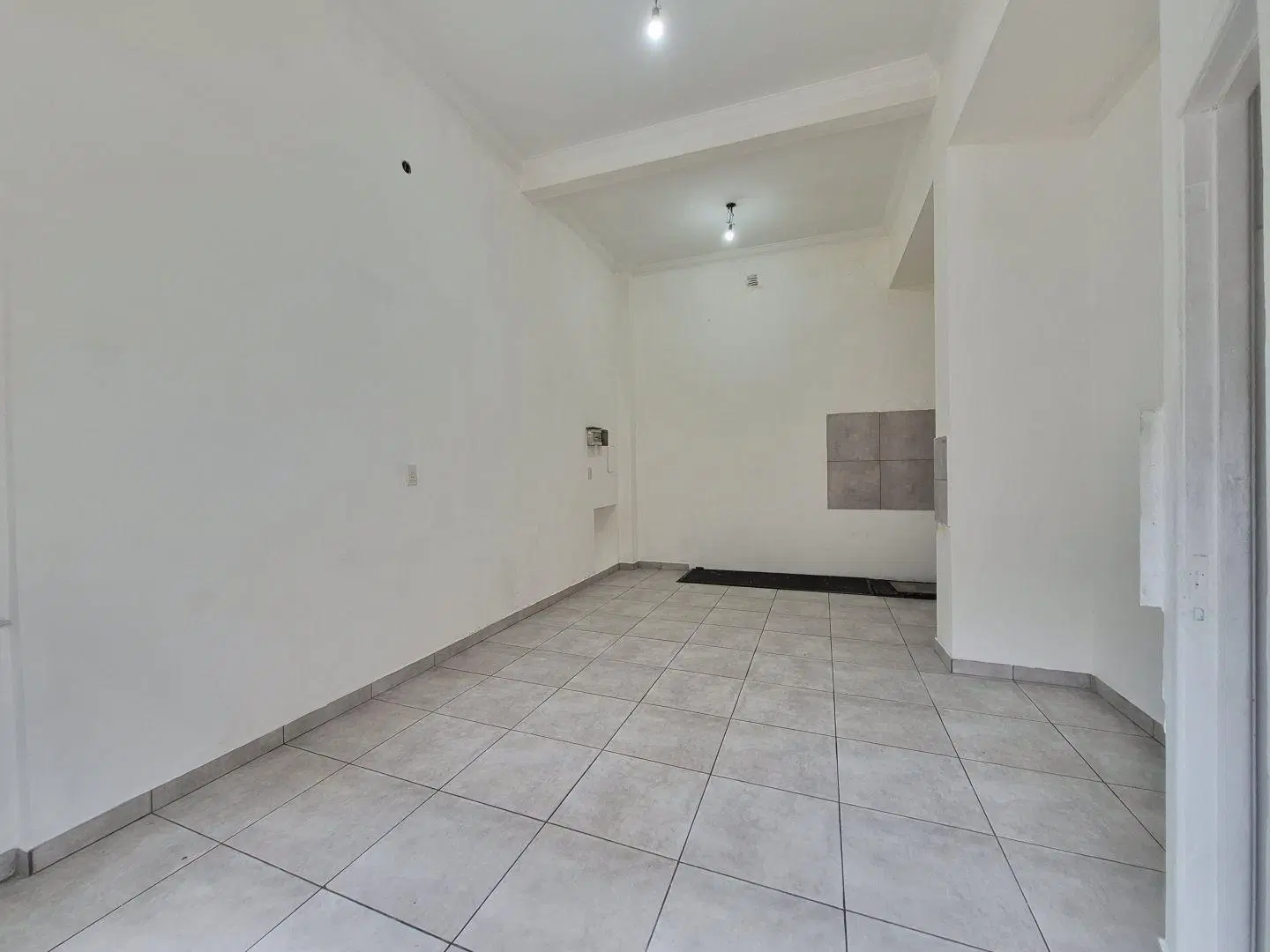 Venta/ local comercial / Montevideo al 200 / San Nicolas 5