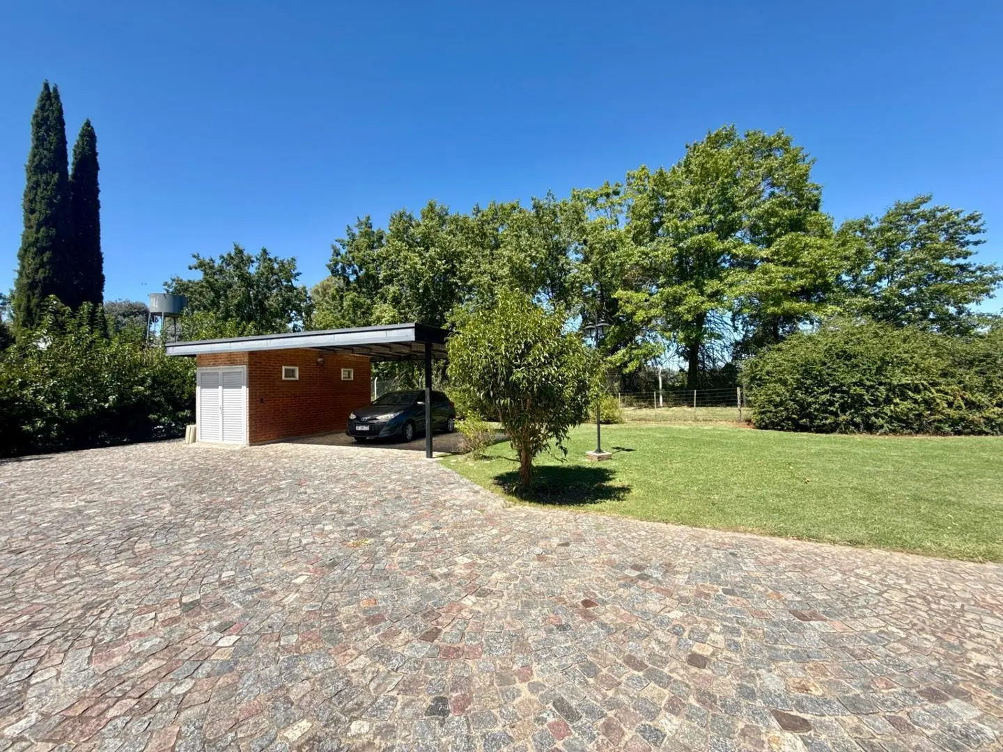 Muy buena casa en venta en LA RETAMA - Manzanares - Pilar 2
