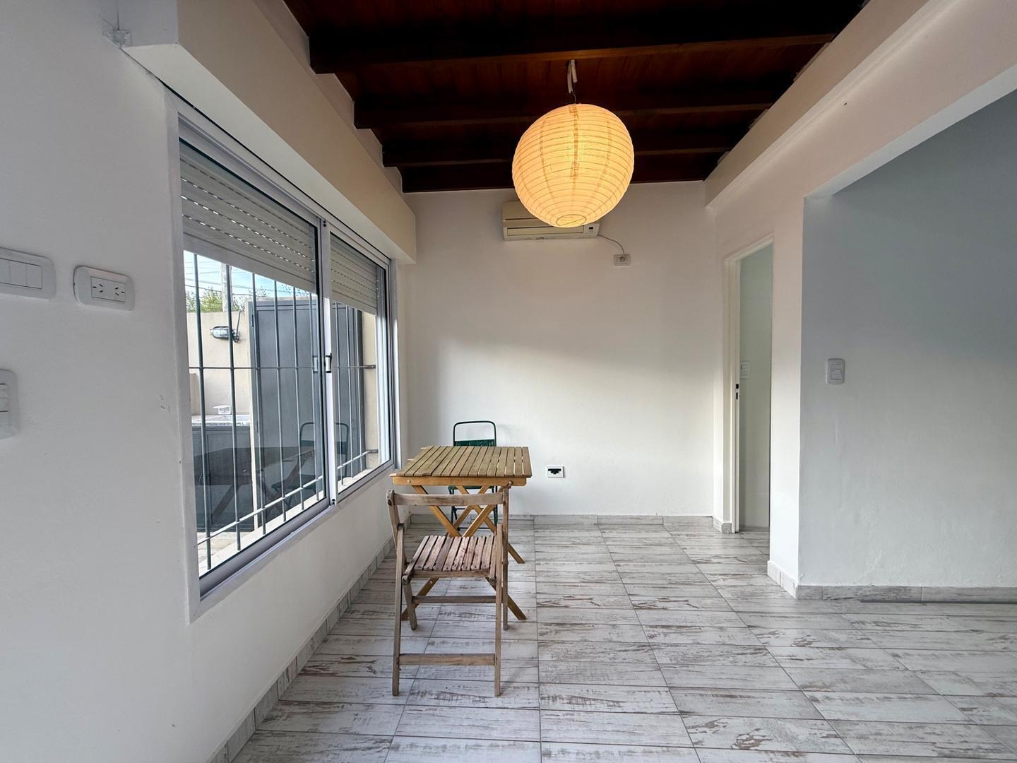 Foto de Monoambiente con parrilla y entrada para auto, imagen 4
