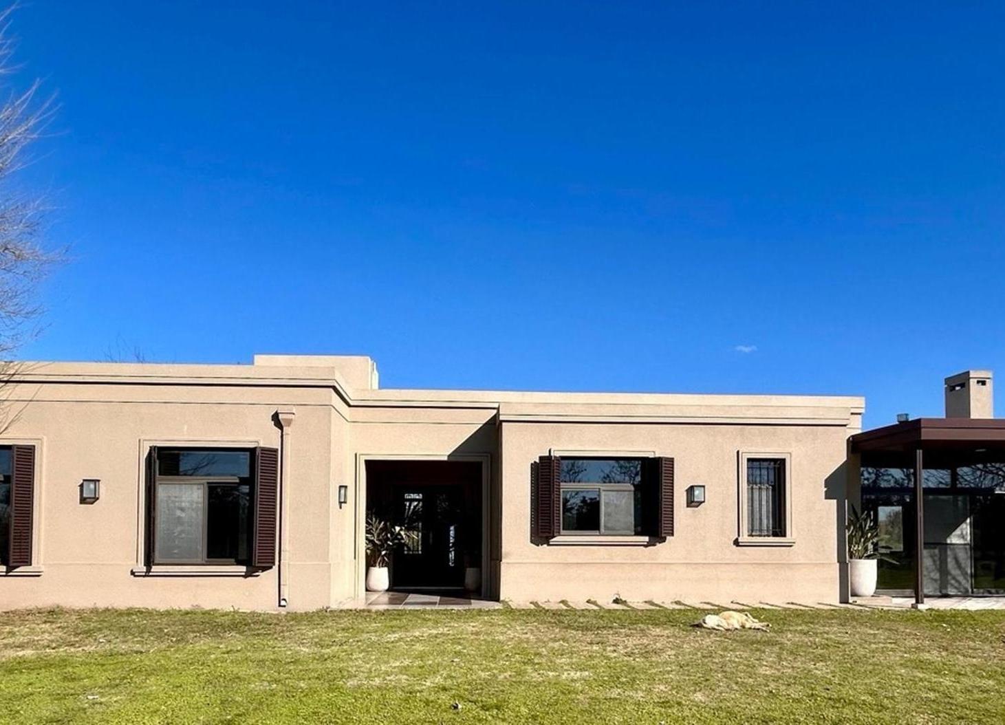 Foto de Casa en venta con pileta de natación en Manzanares - Pilar, imagen 1