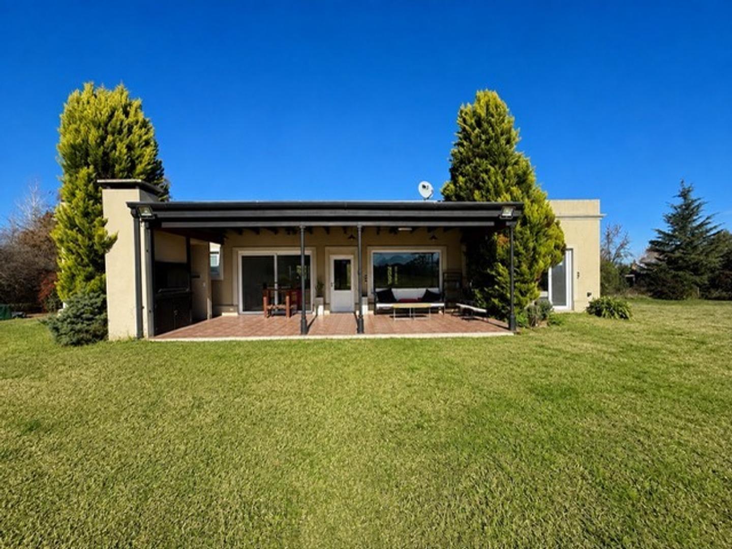 Casa Amoblada en alquiler - Club de Campo La Ranita