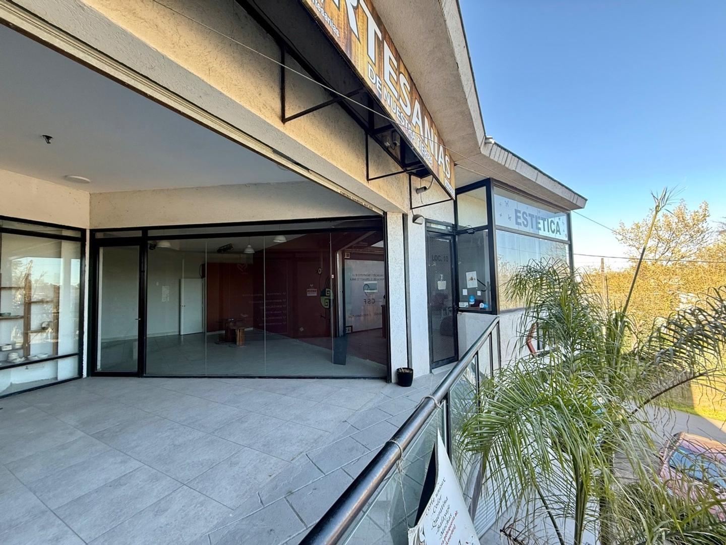 Foto de LOCAL COMERCIAL EN VENTA – PASEO DINO – MANZANARES, imagen 1
