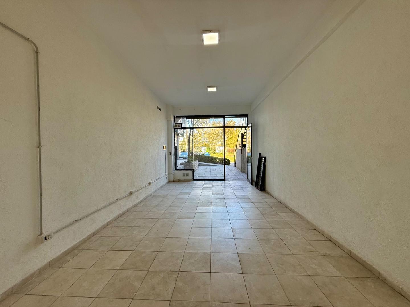 Foto de LOCAL COMERCIAL EN VENTA – PASEO DINO – MANZANARES, imagen 3