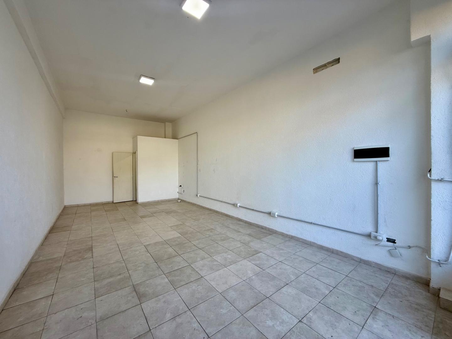 Foto de LOCAL COMERCIAL EN VENTA – PASEO DINO – MANZANARES, imagen 5