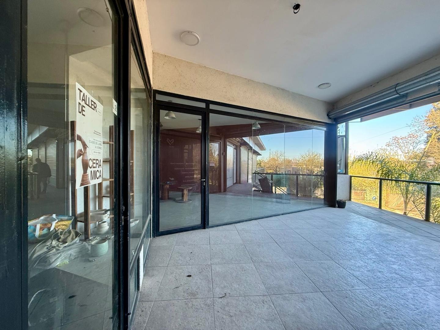 Foto de LOCAL COMERCIAL EN VENTA – PASEO DINO – MANZANARES, imagen 4