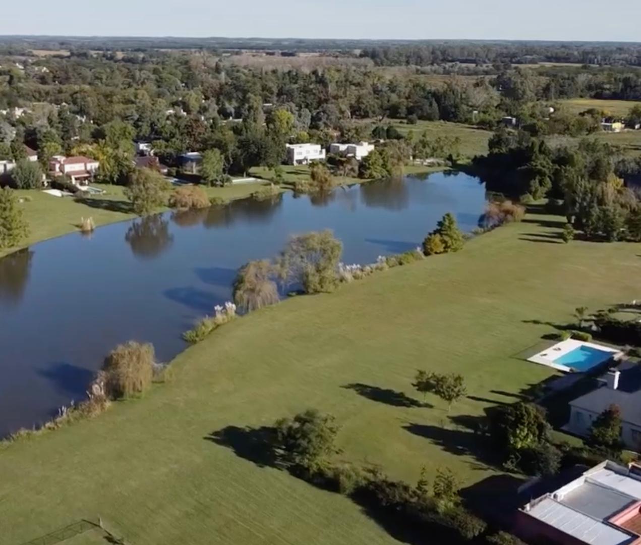 Foto de Terreno con vista al lago en Club de Campo San Francisco, imagen 2
