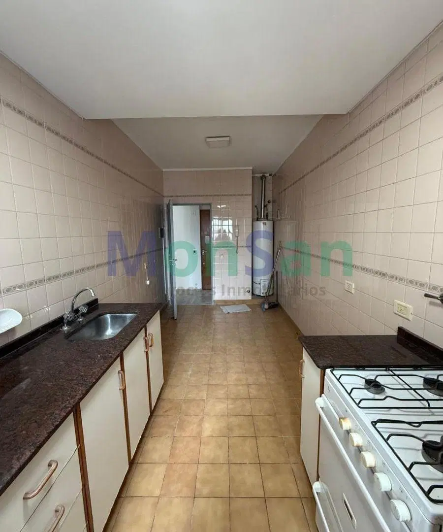 Dpto 4 Amb-Frente-Amplio Balcon-Coc/sep comedor-Living- Bño comp y Toilette - A/A en Dormitorios. 5