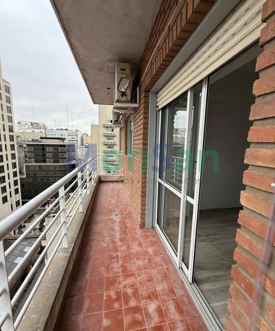 Dpto 4 Amb-Frente-Amplio Balcon-Coc/sep comedor-Living- Bño comp y Toilette - A/A en Dormitorios. 4