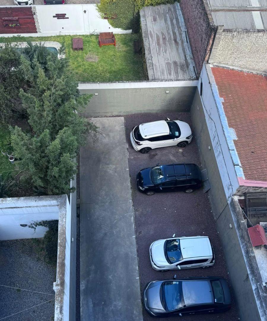 Foto de VENTA - MONOAMB - APTO PROF O VIV - ESPACIO GUARDA COCHE FIJO - BALCON, imagen 2
