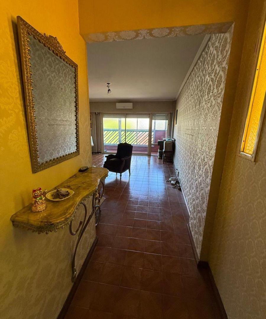Foto de DEPARTAMENTO SEMI PISO -3 AMB C/DEPENDENCIA-CONTRA FRENTE-BALCON DE 11, imagen 4