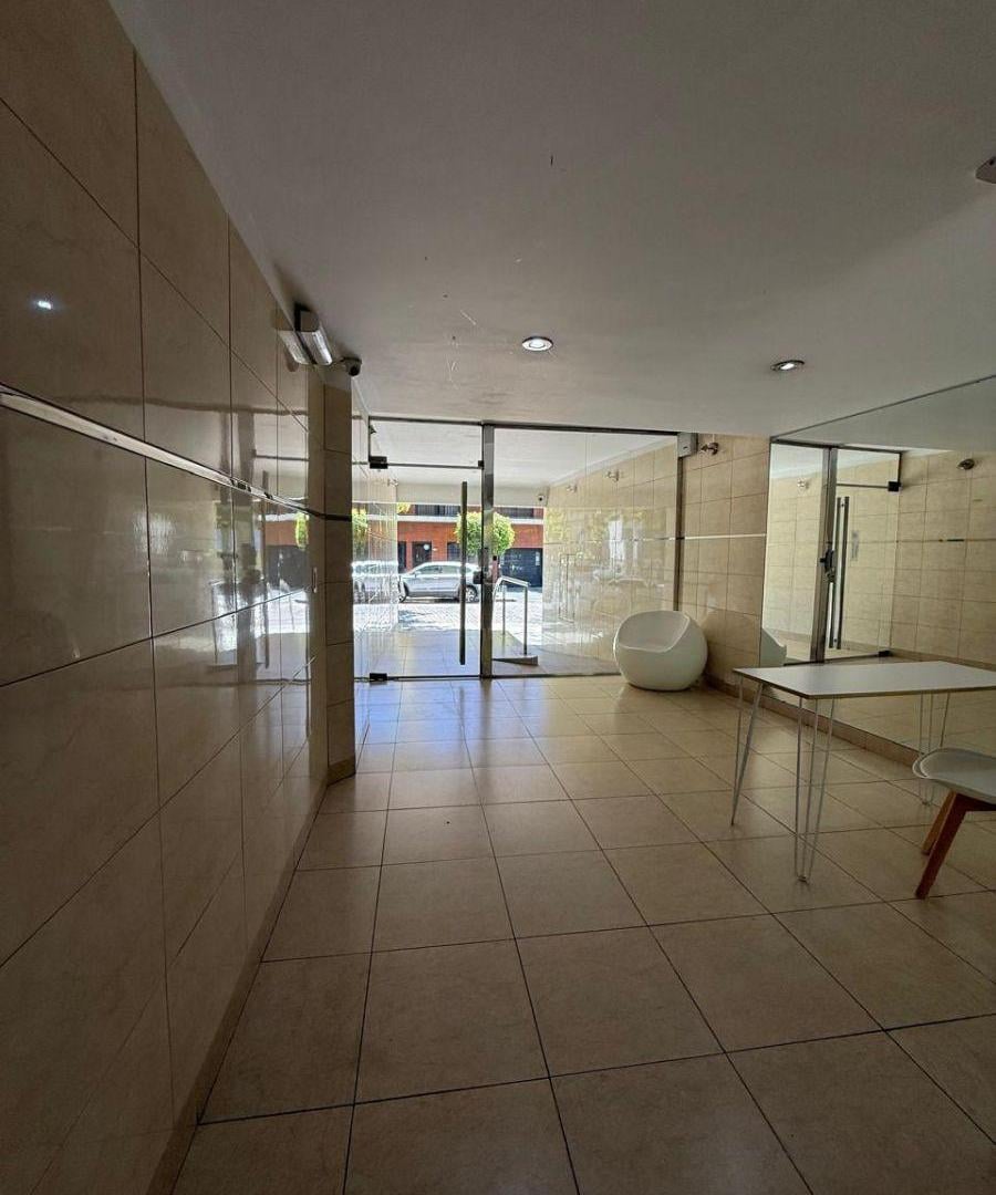 Foto de DEPARTAMENTO SEMI PISO -3 AMB C/DEPENDENCIA-CONTRA FRENTE-BALCON DE 11, imagen 3
