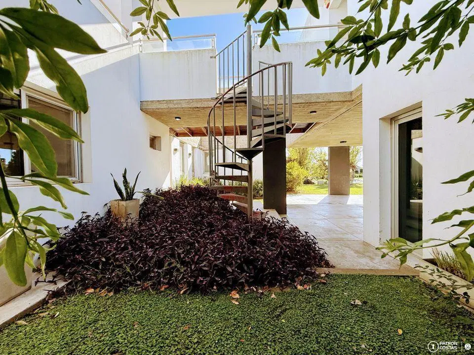 Casa en venta en La Concepción 5 Dormitorios 4