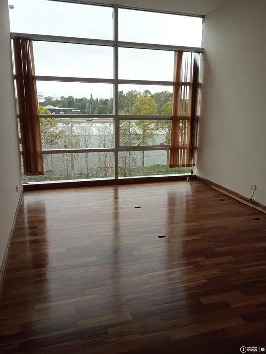 Oficina en venta / alquiler en Bureau Pilar 4