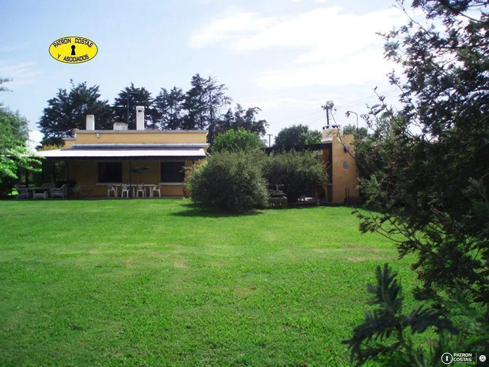 ALQUILER de Casa Quinta en Open Door, 5 dorm., 3 baños con pileta, parrilla y quincho y 7000 m2 de p 2