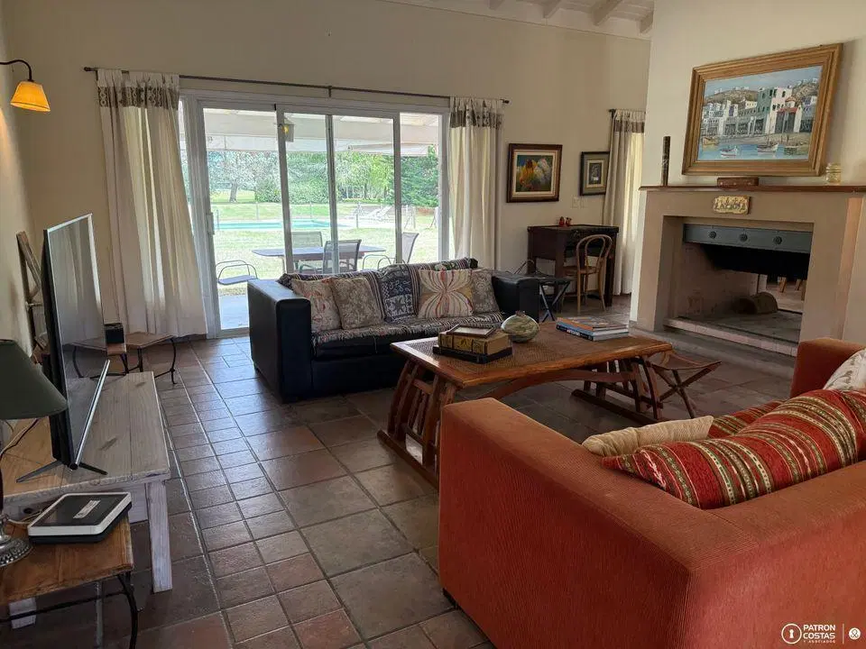 Casa en venta en La Colina Villa de Campo 4 Dormitorios 2