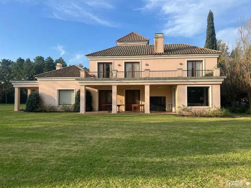 Casa en venta en El Argentino Farm Club 5 Dormitorios 2