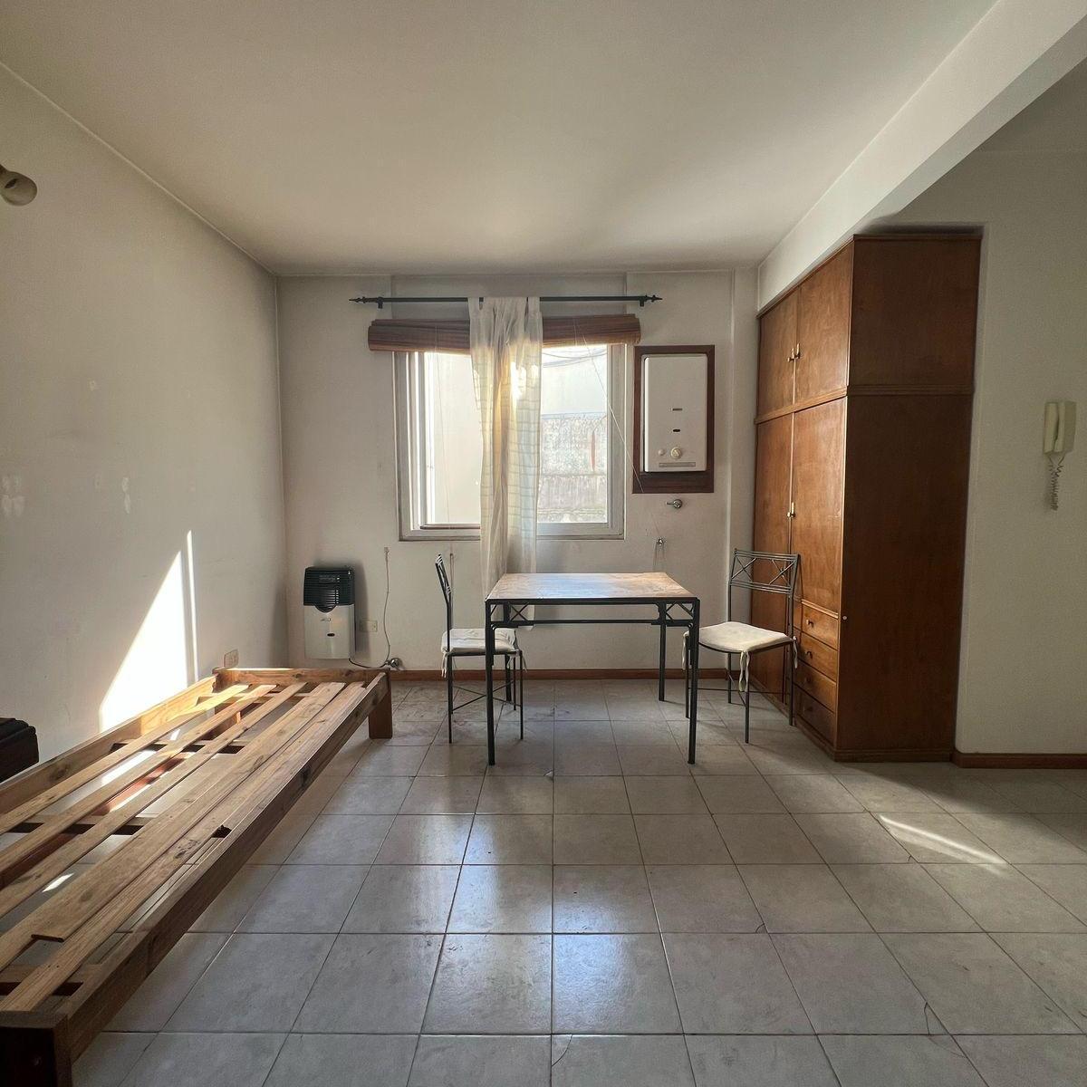 Venta - 1 Ambiente - Arenales y Azcuenaga - Recoleta. 1